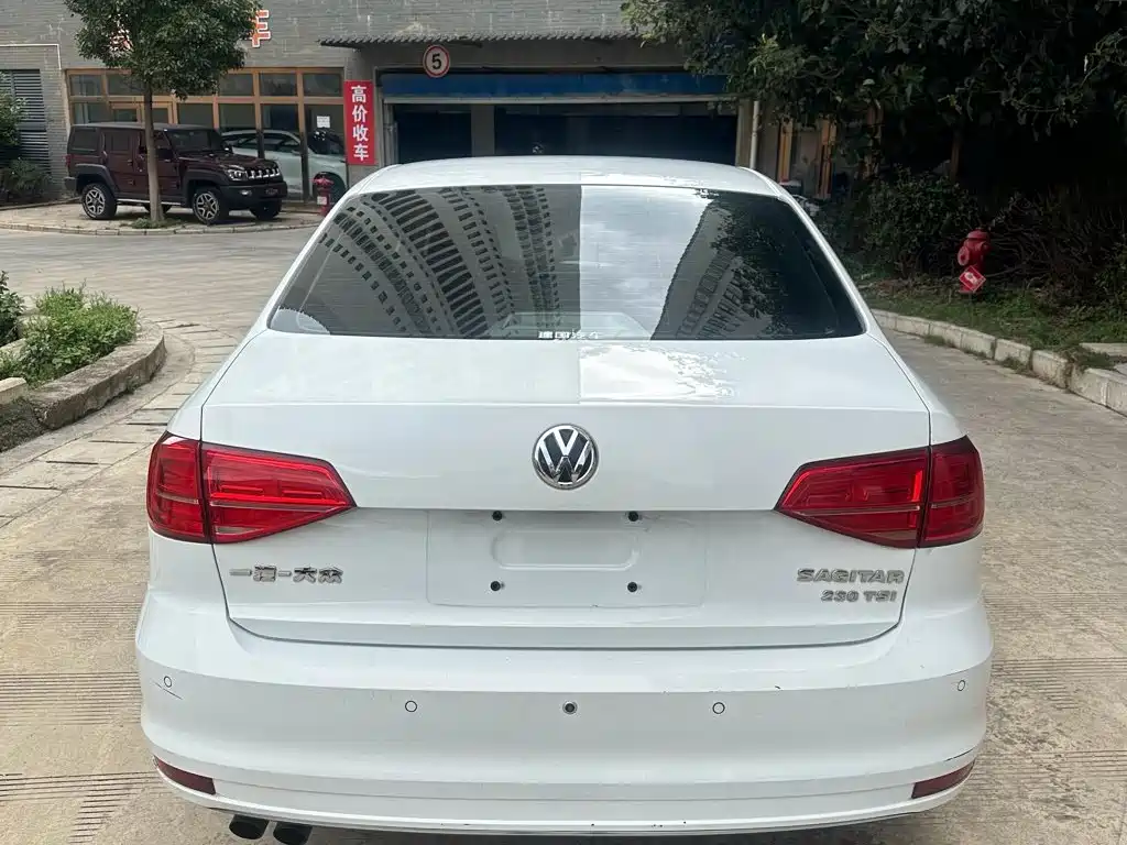 Volkswagen Sagitar 2015 230TSI Automatic Comfort
