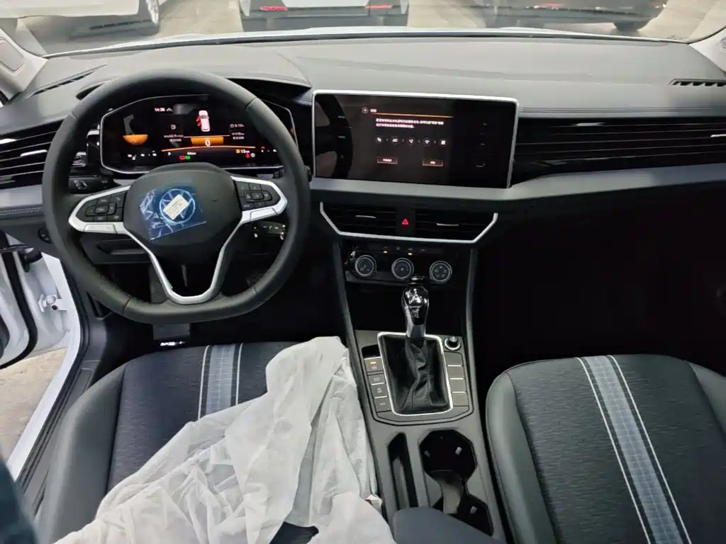 Volkswagen Sagitar 2025 Model Year Facelift 200TSI DSG Soaring Edition