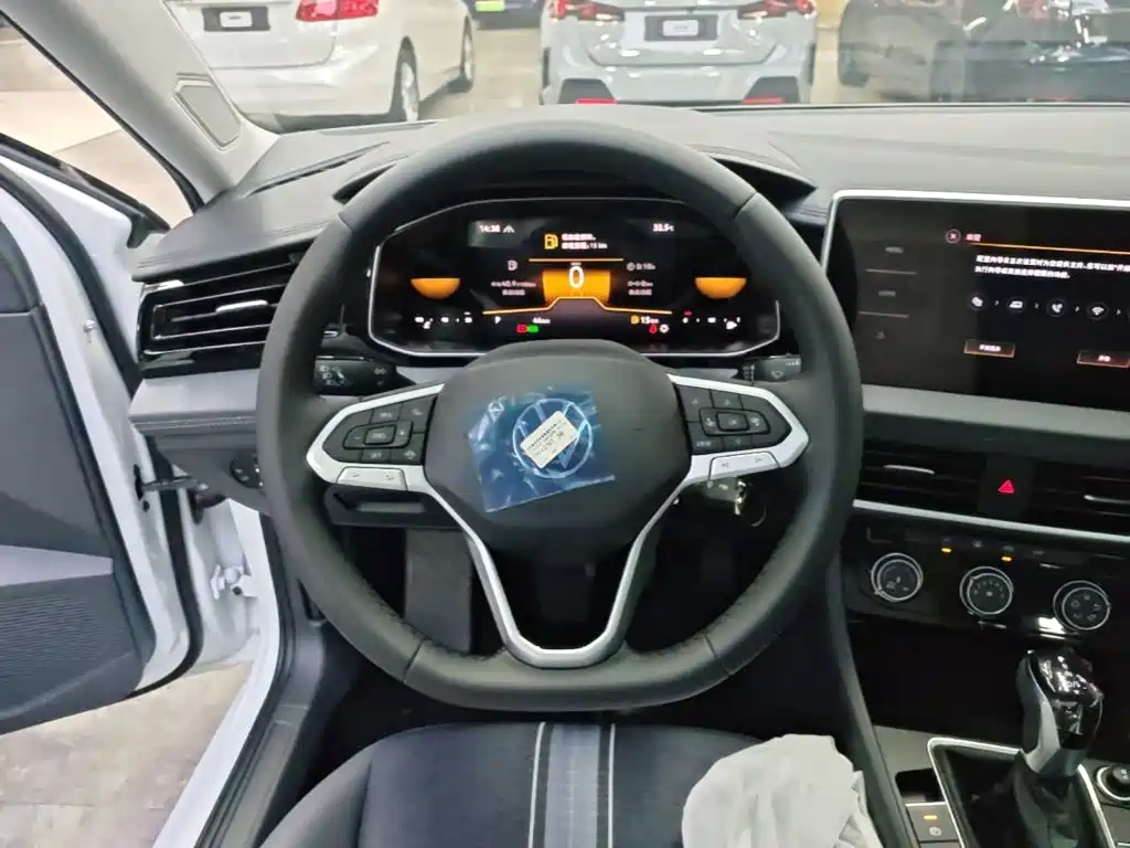 Volkswagen Sagitar 2025 Model Year Facelift 200TSI DSG Soaring Edition