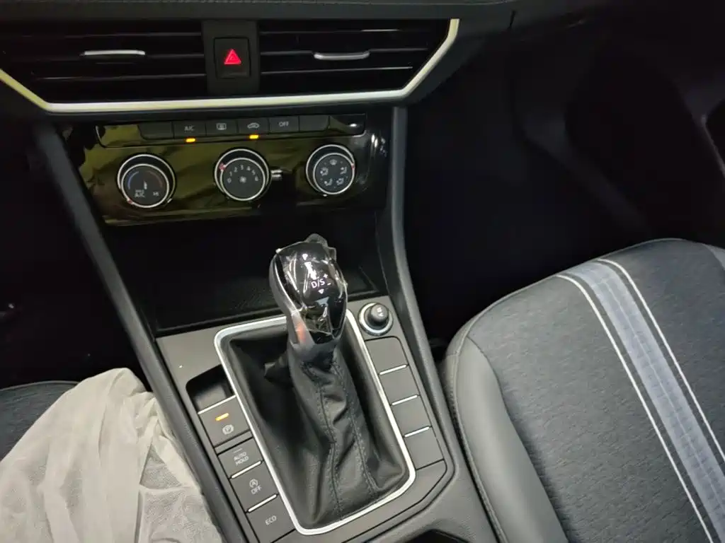 Volkswagen Sagitar 2025 Model Year Facelift 200TSI DSG Soaring Edition