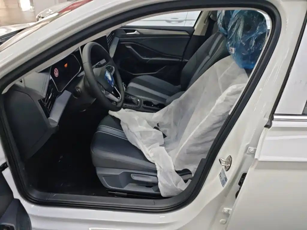 Volkswagen Sagitar 2025 Model Year Facelift 200TSI DSG Soaring Edition