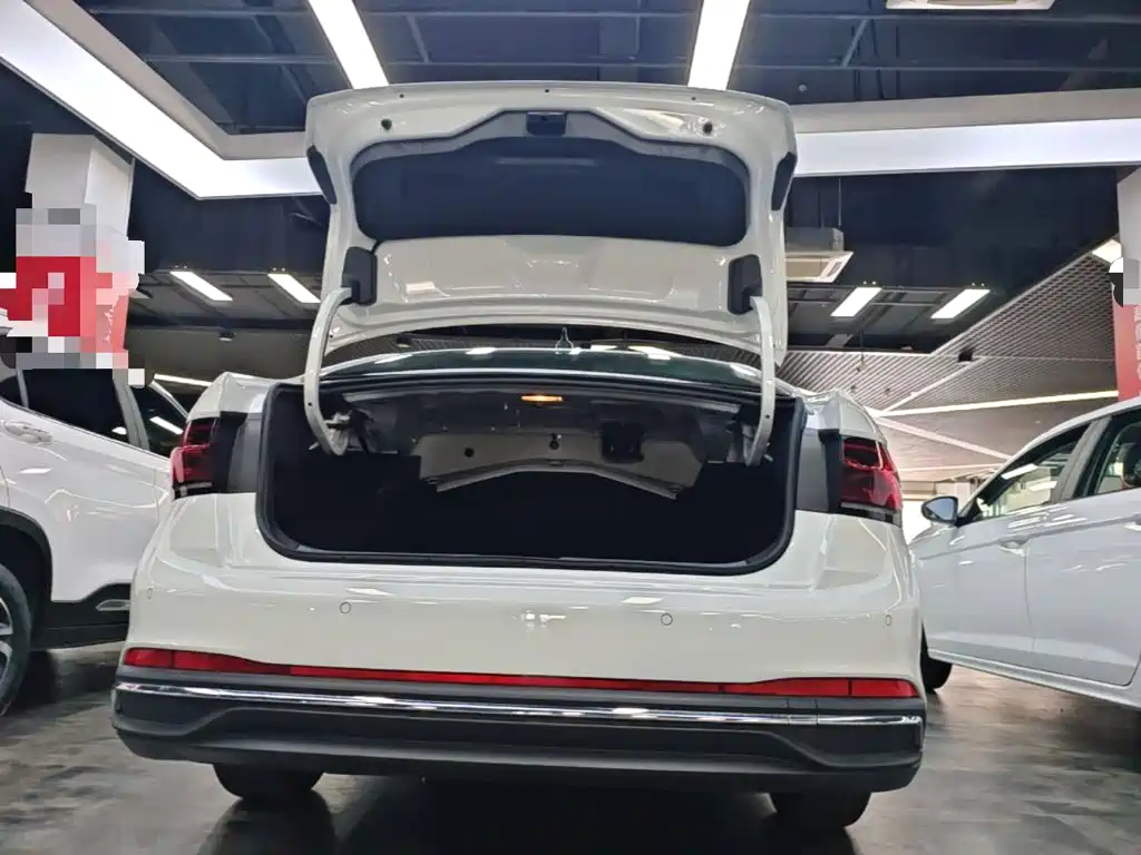 Volkswagen Sagitar 2025 Model Year Facelift 200TSI DSG Soaring Edition