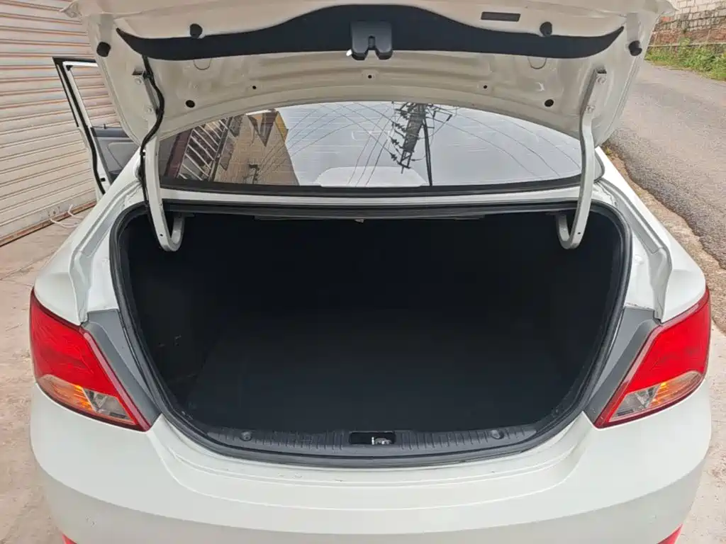 Hyundai Verna 2014 1.4L Automatic Smart GLS