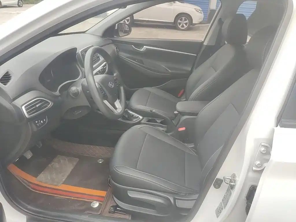 Hyundai Elantra 2017 1.6L Manual GLS Value Edition