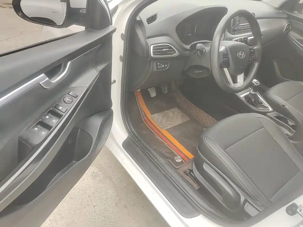 Hyundai Elantra 2017 1.6L Manual GLS Value Edition