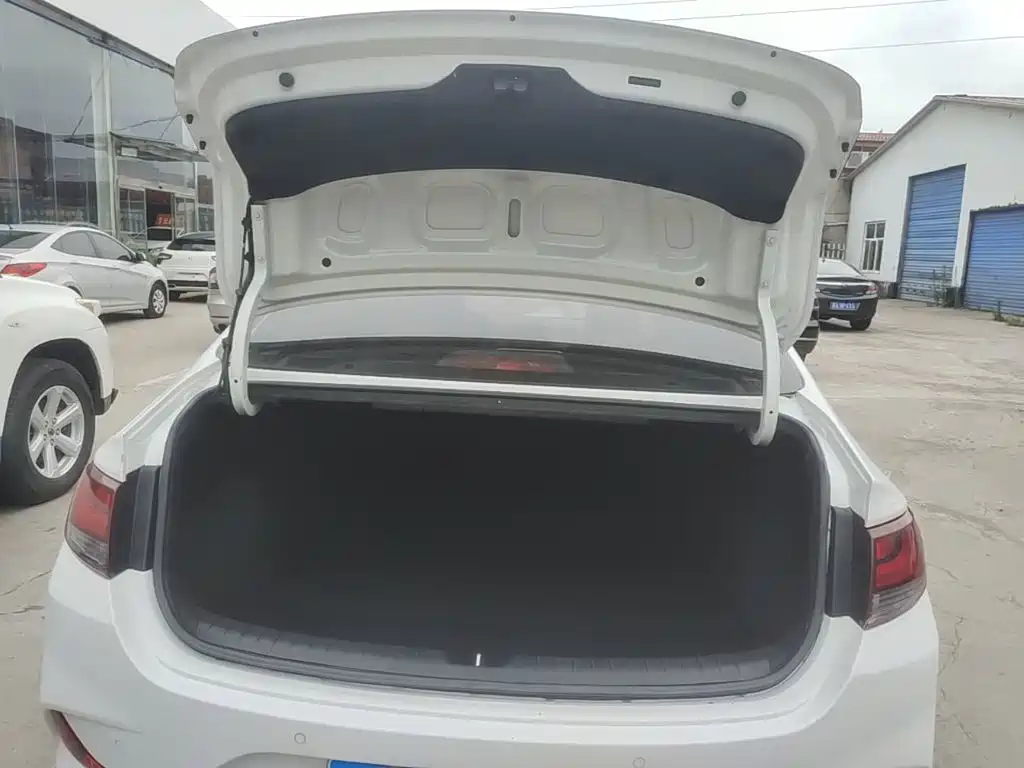 Hyundai Elantra 2017 1.6L Manual GLS Value Edition