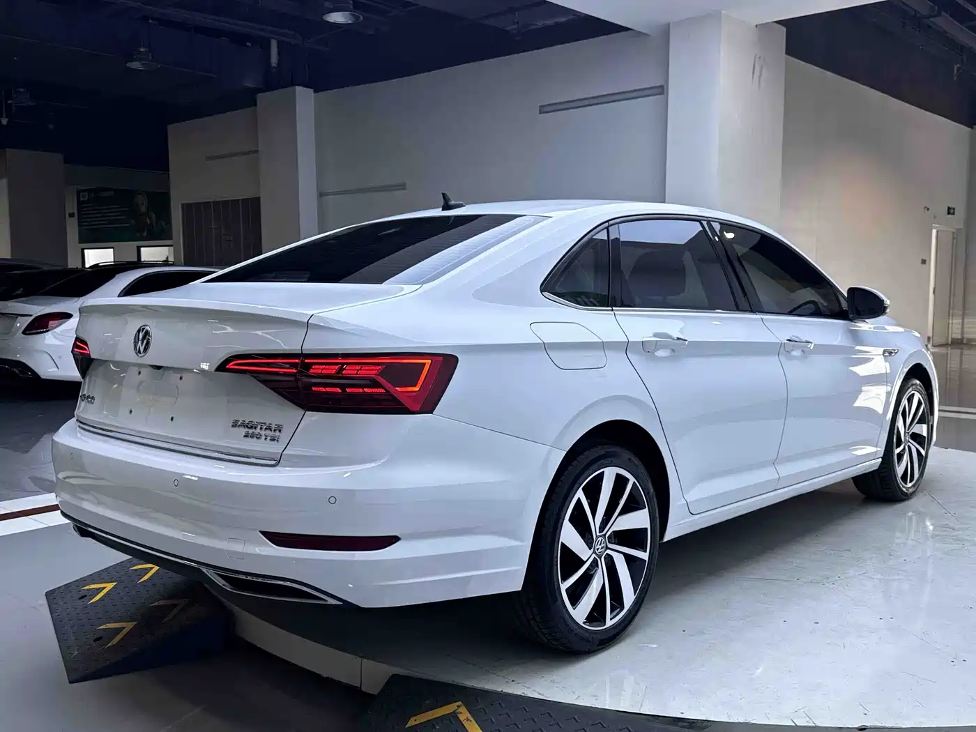 Volkswagen Sagitar 2022 280TSI DSG Excellence Edition