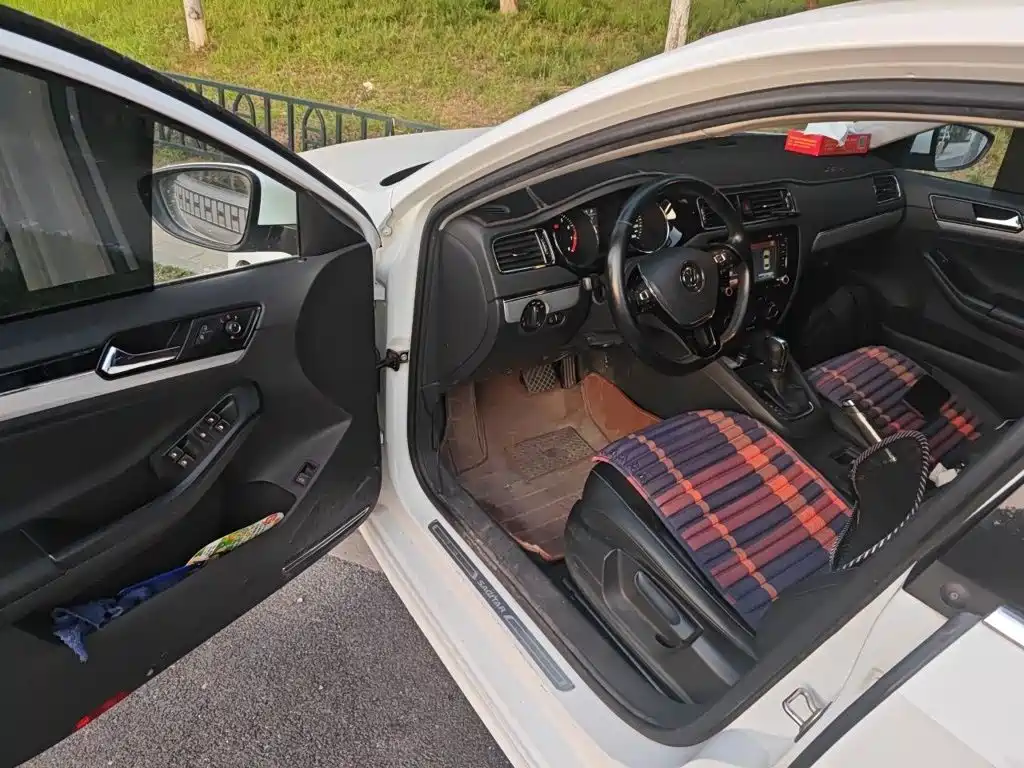 Volkswagen Sagitar 2018 1.6L Automatic Comfort