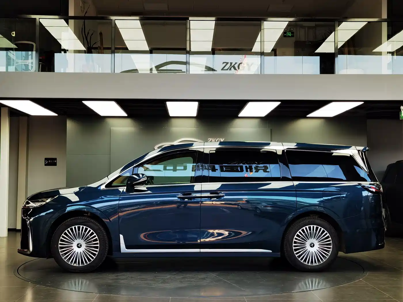 Voyah Auto Voyah Dreamer 2025 PHEV AWD Flagship Kunpeng Edition