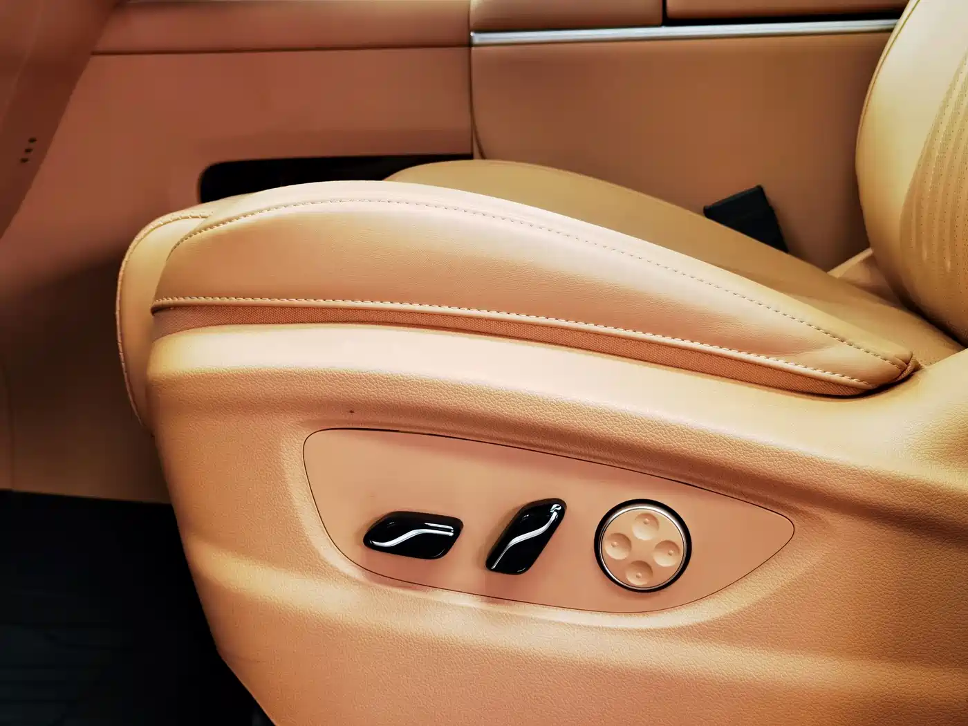 Voyah Auto Voyah Dreamer 2025 PHEV AWD Flagship Kunpeng Edition