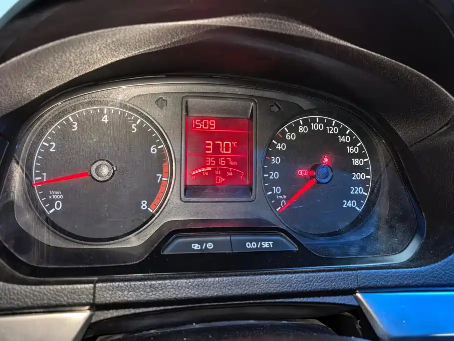 Volkswagen Jetta 2015 Quality Edition 1.4L Manual Fashion