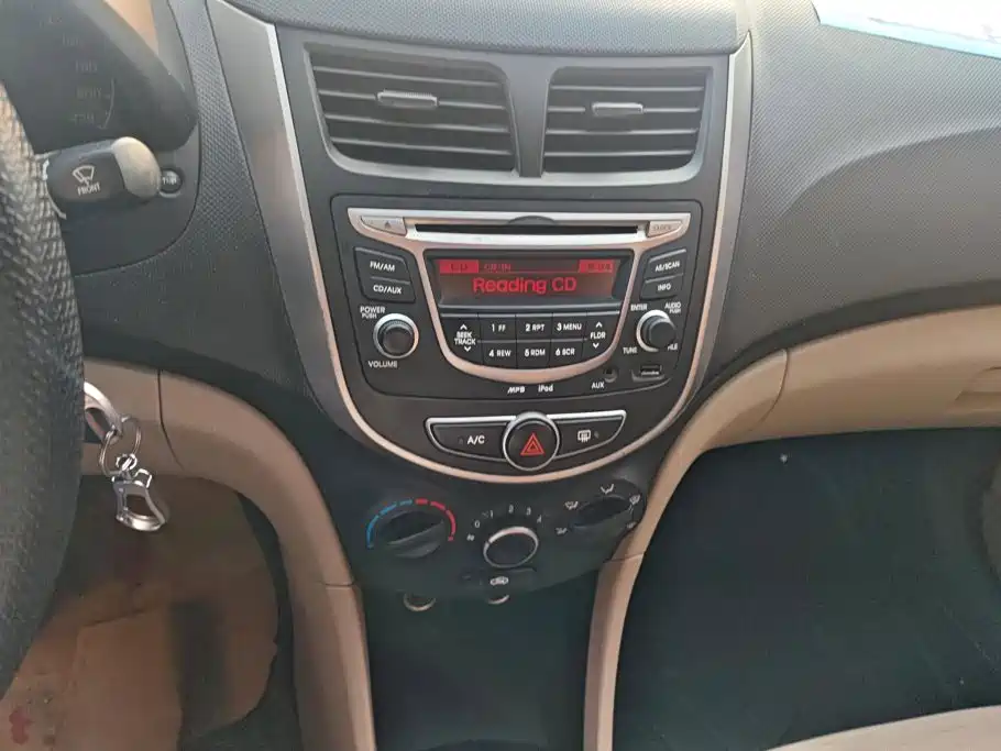 Hyundai Verna 2014 1.4L Manual Smart GLS