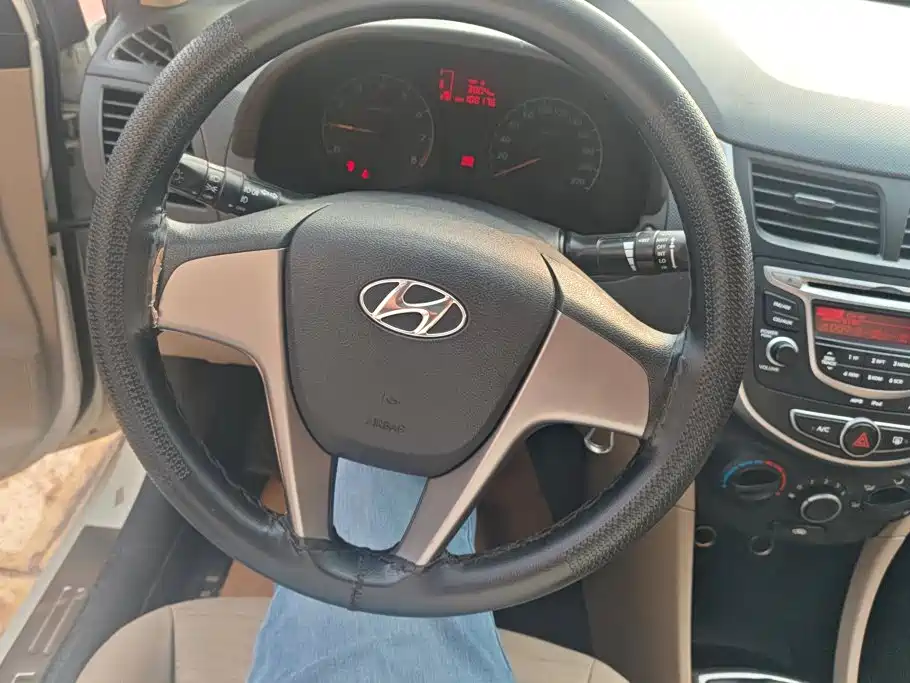 Hyundai Verna 2014 1.4L Manual Smart GLS