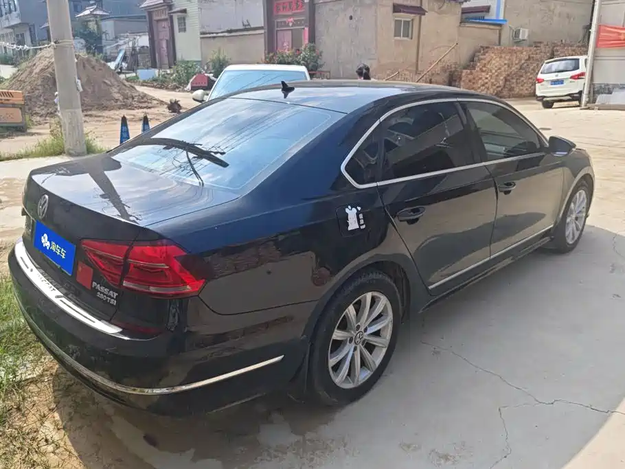 Volkswagen Passat 2016 280TSI DSG Honor Edition
