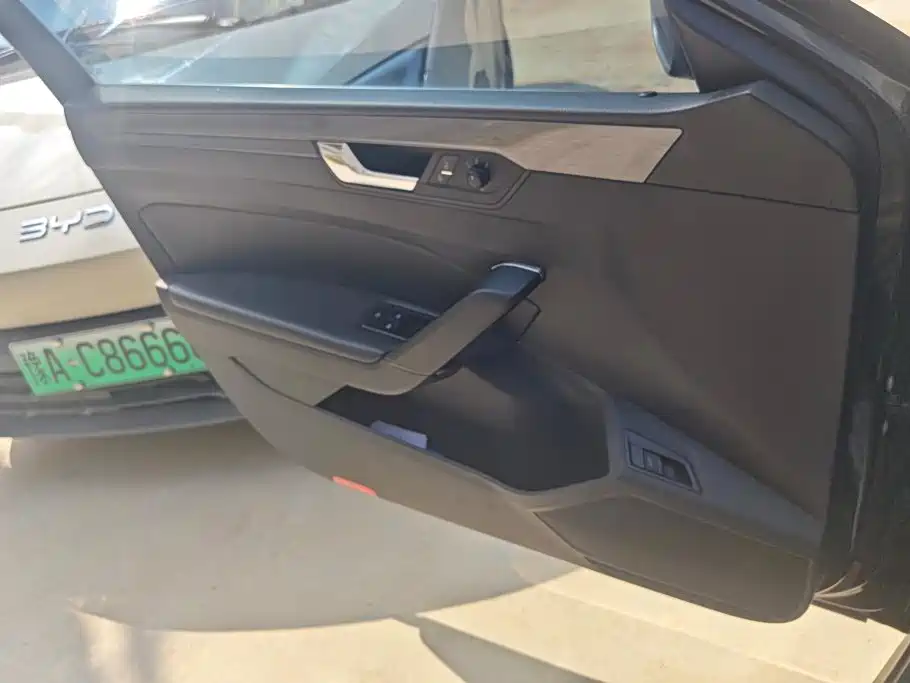 Volkswagen Passat 2016 280TSI DSG Honor Edition