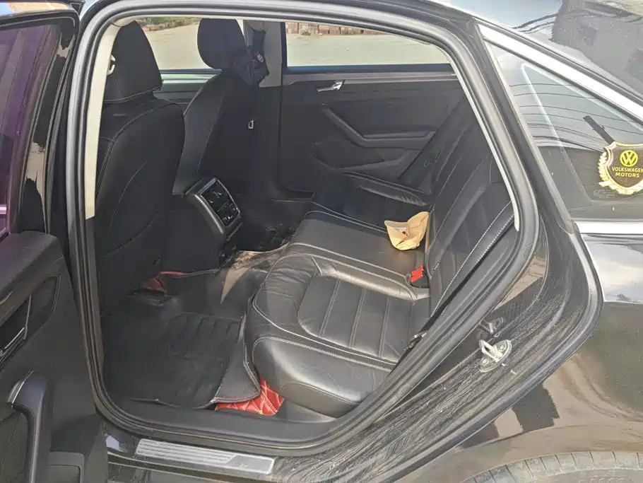 Volkswagen Passat 2016 280TSI DSG Honor Edition