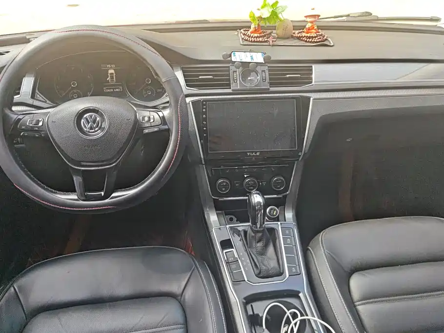 Volkswagen Passat 2016 280TSI DSG Honor Edition