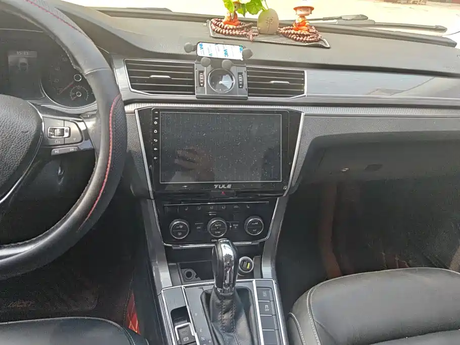 Volkswagen Passat 2016 280TSI DSG Honor Edition