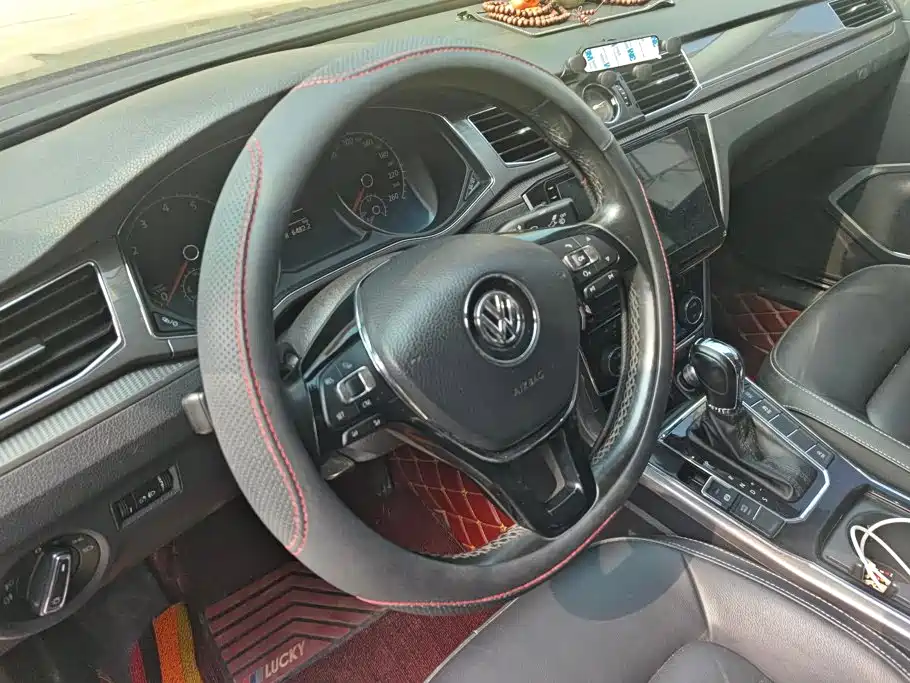 Volkswagen Passat 2016 280TSI DSG Honor Edition