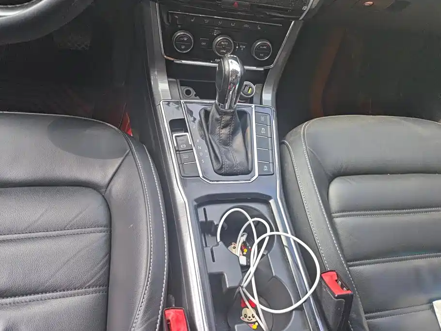 Volkswagen Passat 2016 280TSI DSG Honor Edition
