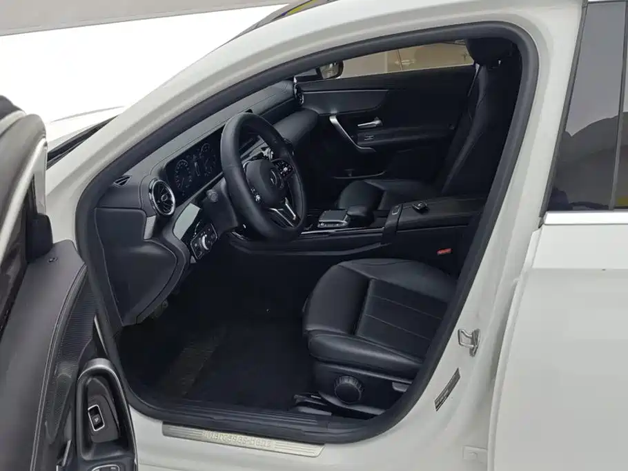 Mercedes-Benz Mercedes-Benz A-Class 2021 Facelift A 180 L Sport Sedan