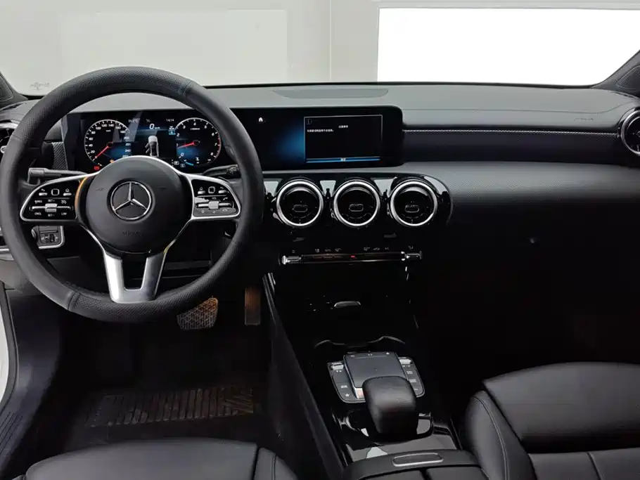 Mercedes-Benz Mercedes-Benz A-Class 2021 Facelift A 180 L Sport Sedan