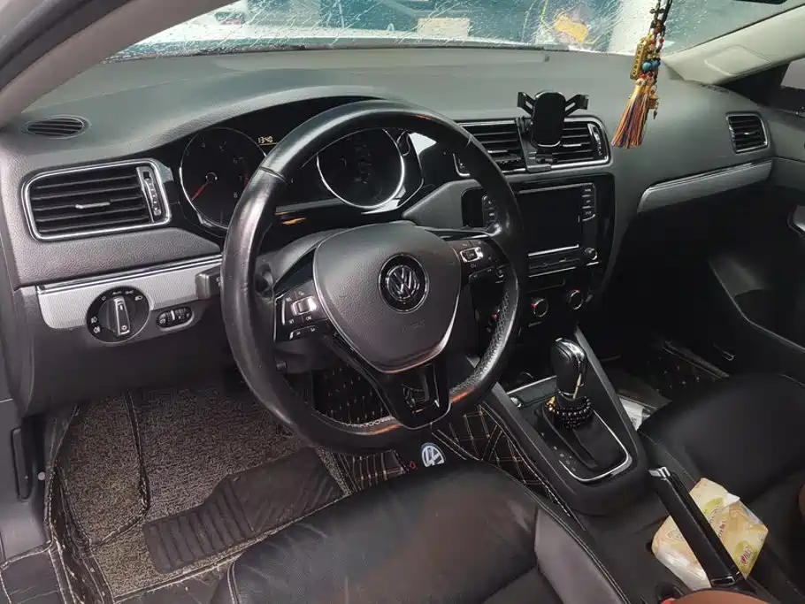 Volkswagen Sagitar 2018 1.6L Automatic Comfort