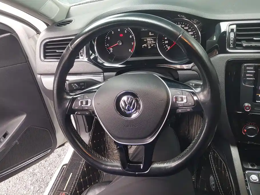 Volkswagen Sagitar 2018 1.6L Automatic Comfort