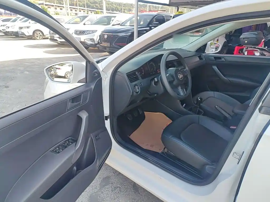 Volkswagen Santana 2015 1.6L Manual Trend Edition