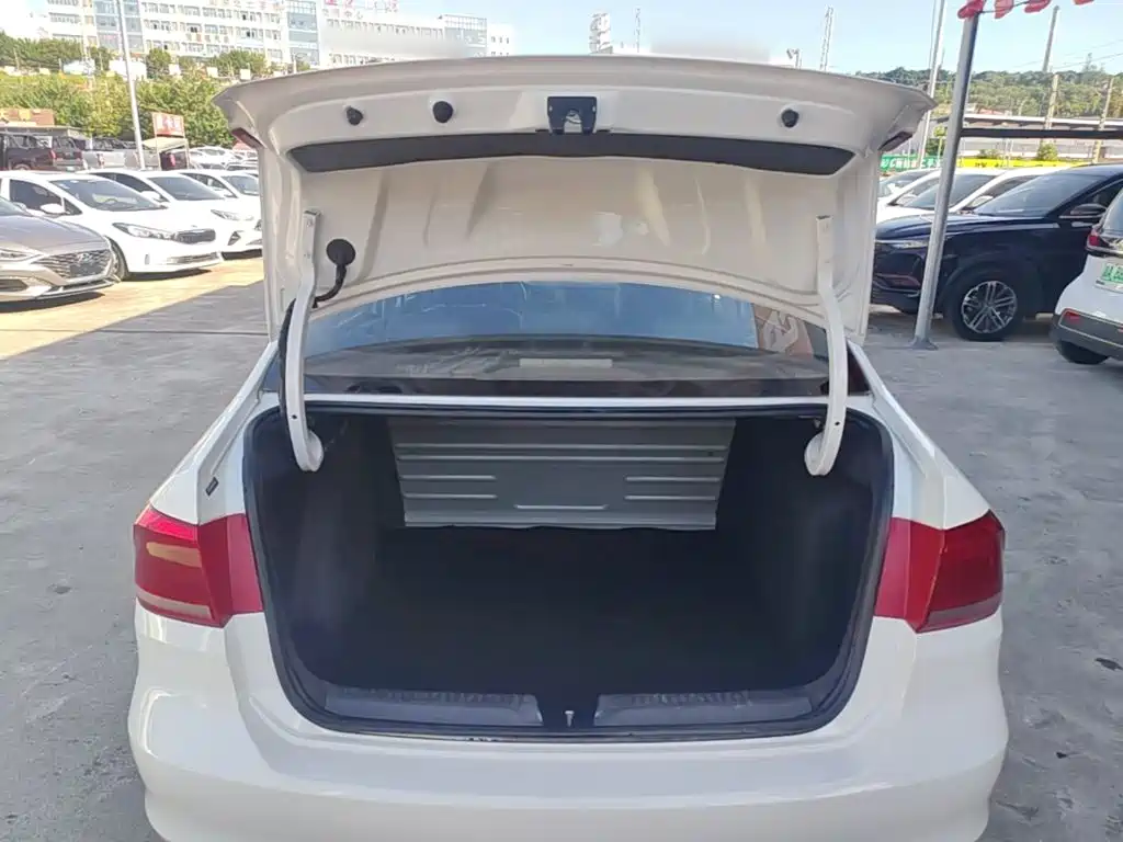 Volkswagen Santana 2015 1.6L Manual Trend Edition