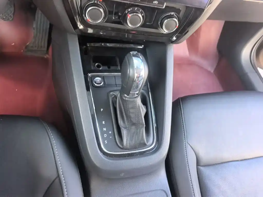 Volkswagen Sagitar 2018 1.6L Automatic Comfort