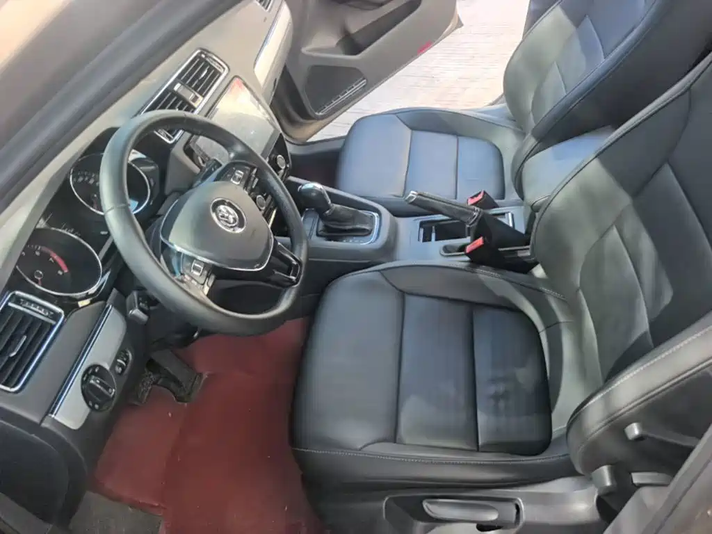 Volkswagen Sagitar 2018 1.6L Automatic Comfort