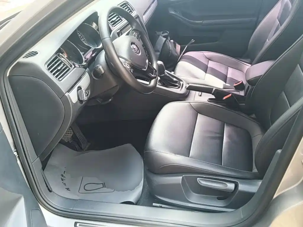 Volkswagen Sagitar 2018 280TSI DSG Comfort
