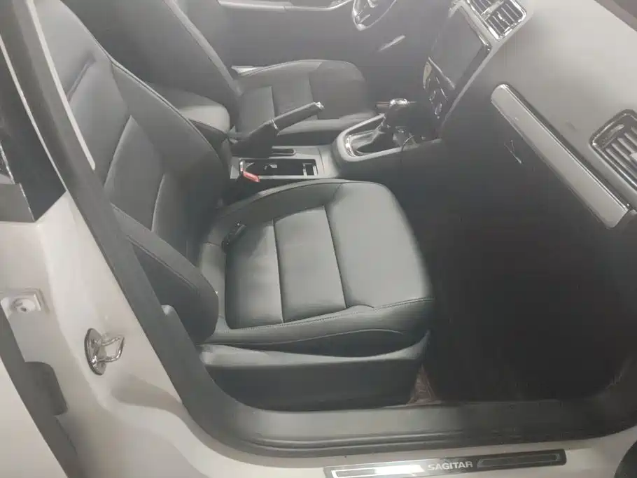 Volkswagen Sagitar 2017 230TSI Automatic Comfort