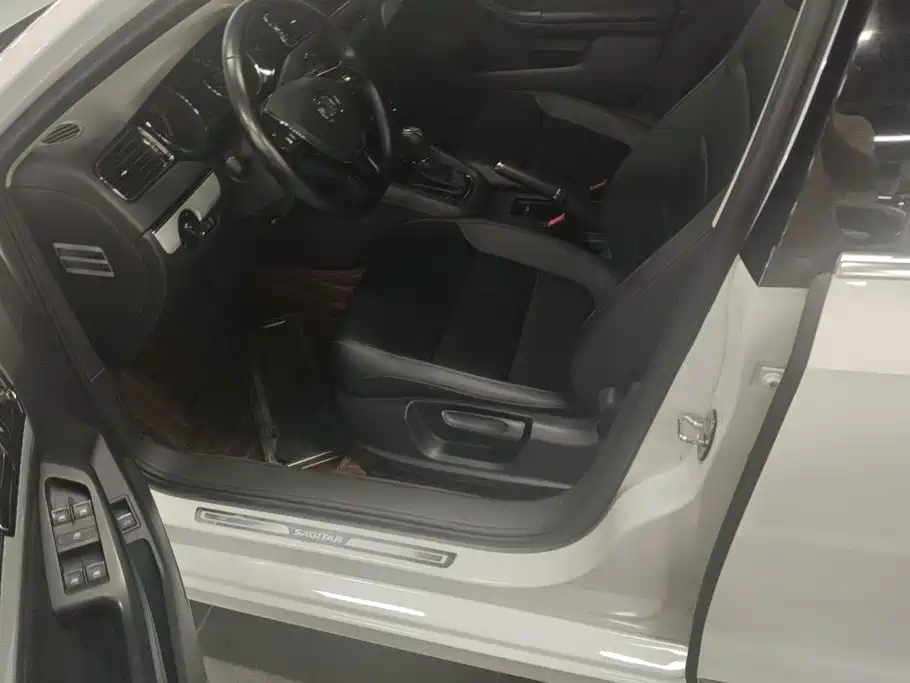 Volkswagen Sagitar 2017 230TSI Automatic Comfort