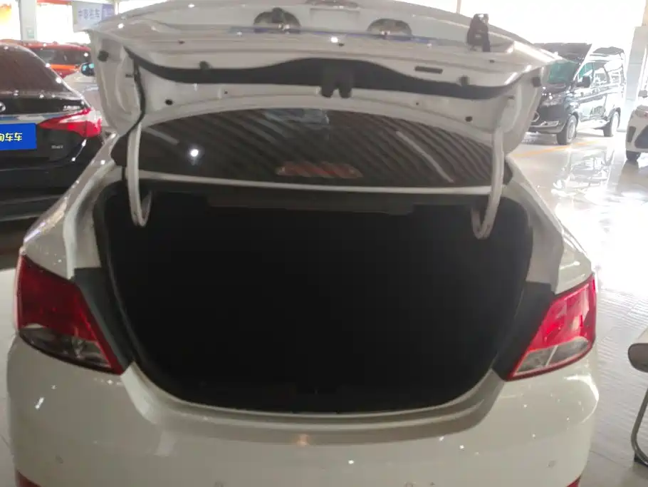 Hyundai Verna 2016 1.4L Manual Smart GLS