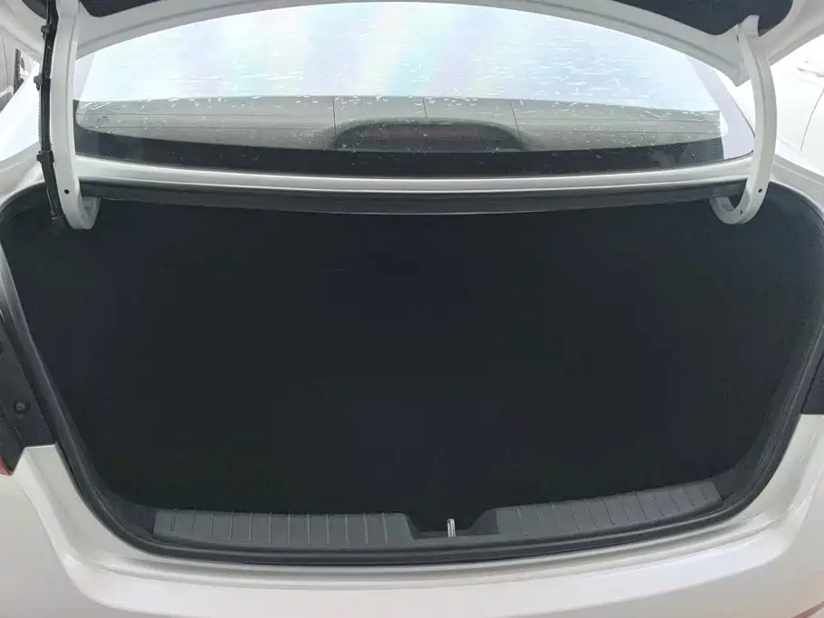 Hyundai Mistra 2014 1.8L Auto Smart GLS