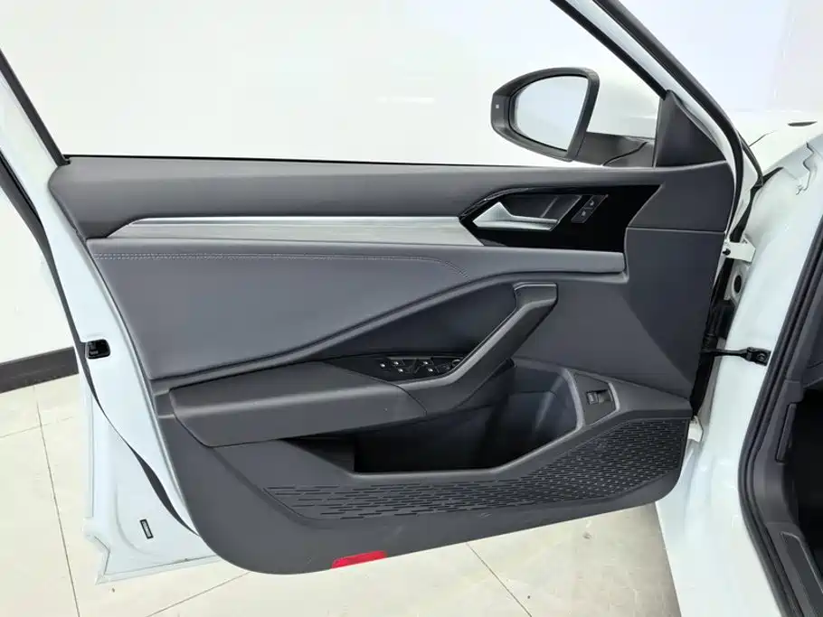 Volkswagen Sagitar 2021 280TSI DSG Surpassing Edition