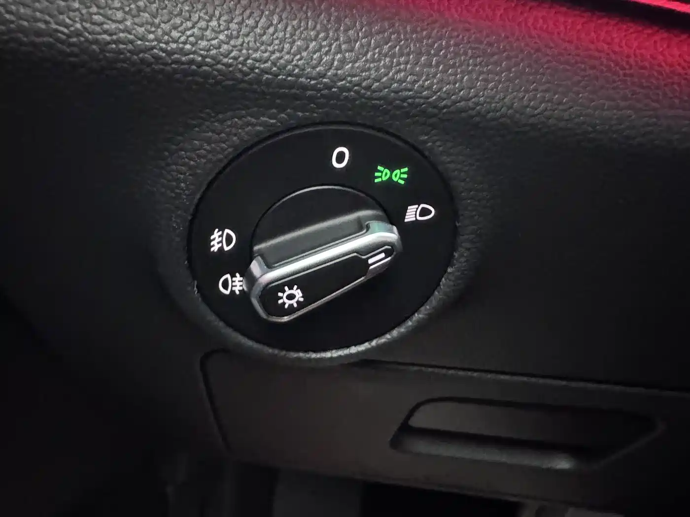 Volkswagen Sagitar 2021 280TSI DSG Luxury Smart Connect