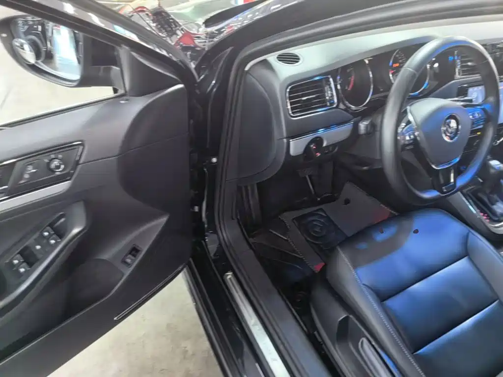 Volkswagen Sagitar 2018 280TSI DSG Spark Edition