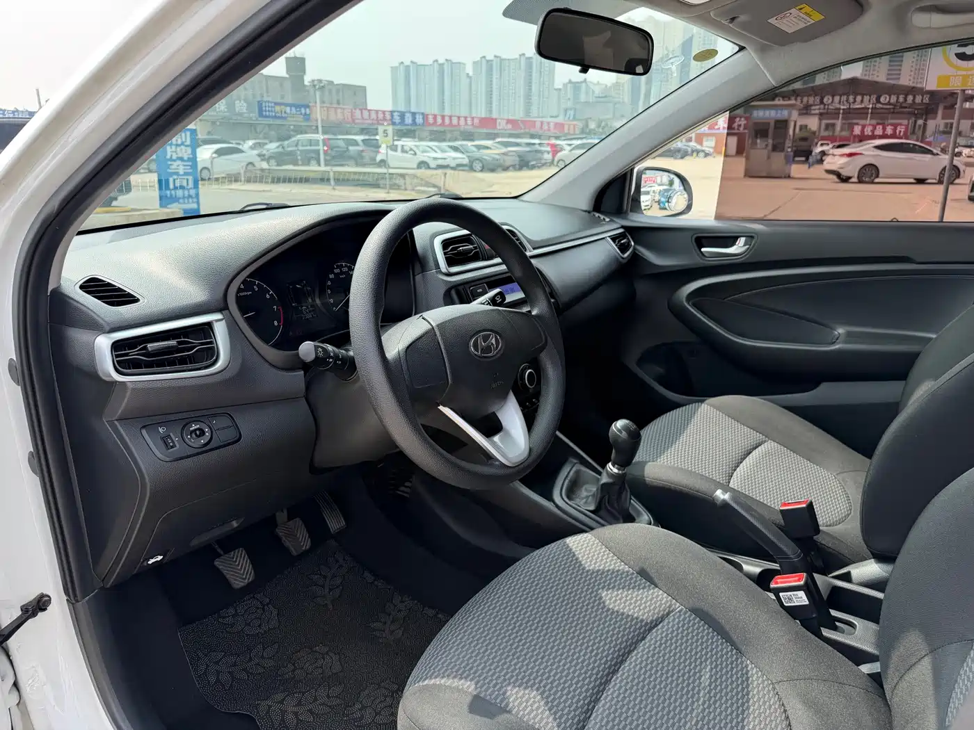 Hyundai Verna 2017 1.4L Manual Renewal Edition China VI