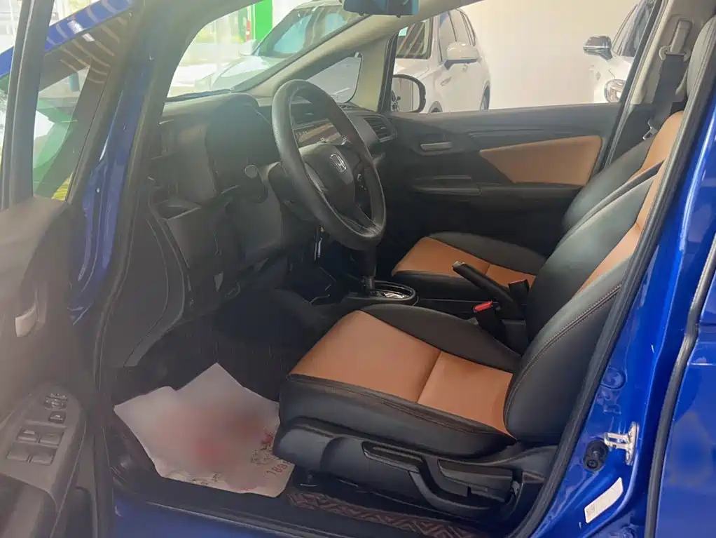 Honda Fit 2018 1.5L CVT Comfort Sunroof Edition