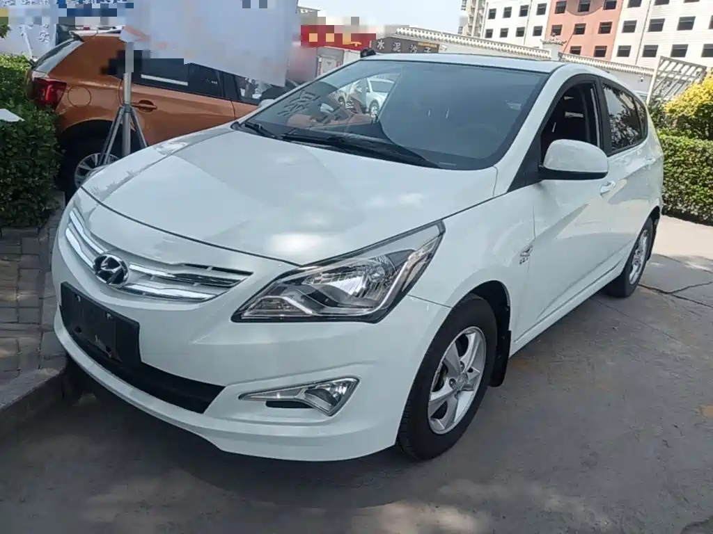 Hyundai Reina 2016 1.4L Automatic GLX Leading