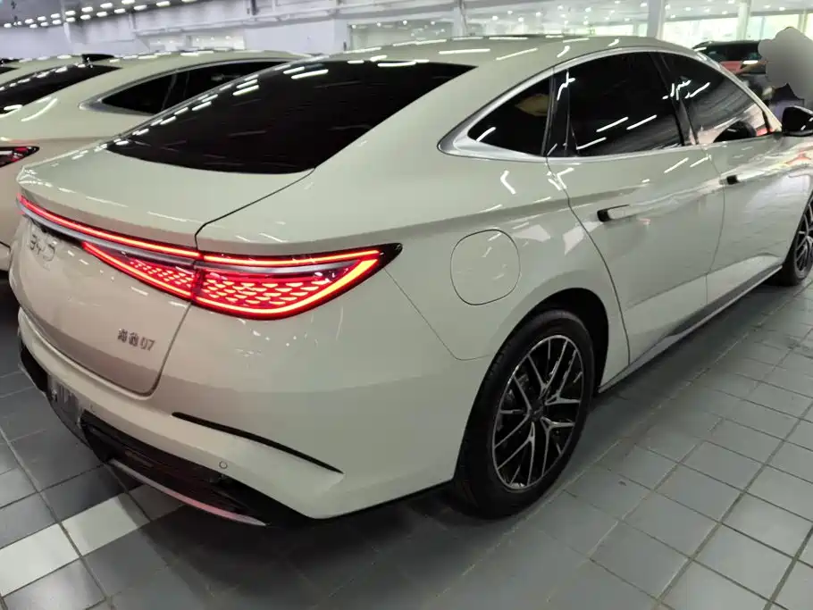 BYD Seal 07 DM-i 2025 Model DM-i 1.5L 125km Luxury