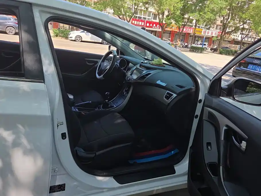 Hyundai Langdong 2016 1.6L Manual Premium Edition