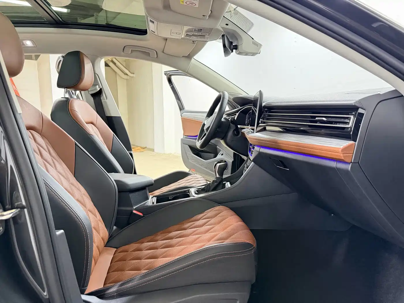 Volkswagen Sagitar 2023 280TSI DSG Surpass Plus Edition