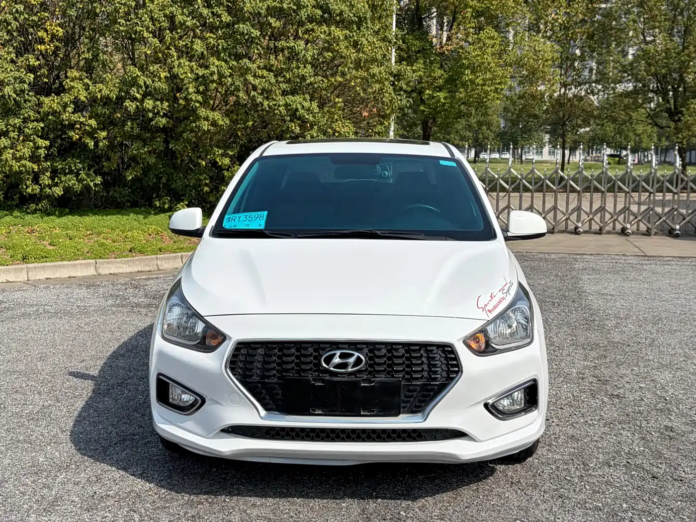 Hyundai Verna 2017 1.4L Manual Color Sunroof Edition (China V)