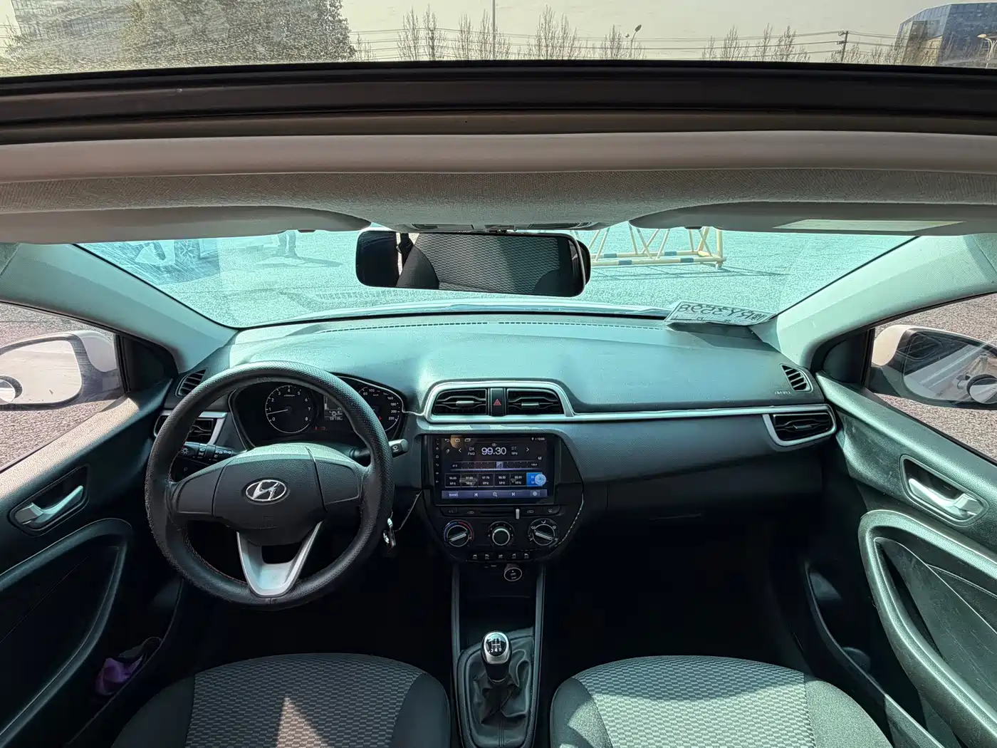 Hyundai Verna 2017 1.4L Manual Color Sunroof Edition (China V)