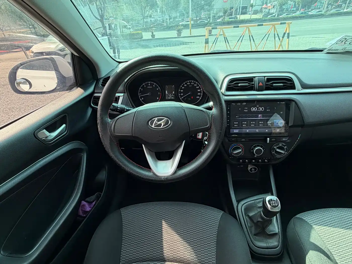Hyundai Verna 2017 1.4L Manual Color Sunroof Edition (China V)