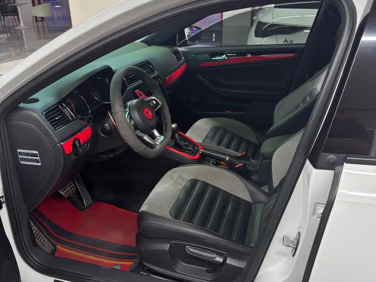 Volkswagen Sagitar 2017 280TSI Automatic R-Line